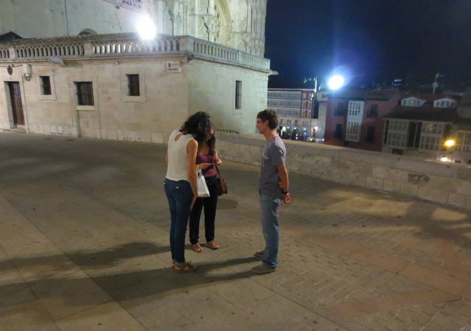 Los jóvenes salen a las calles de ambiente para hablar de Jesús a otros jóvenes.