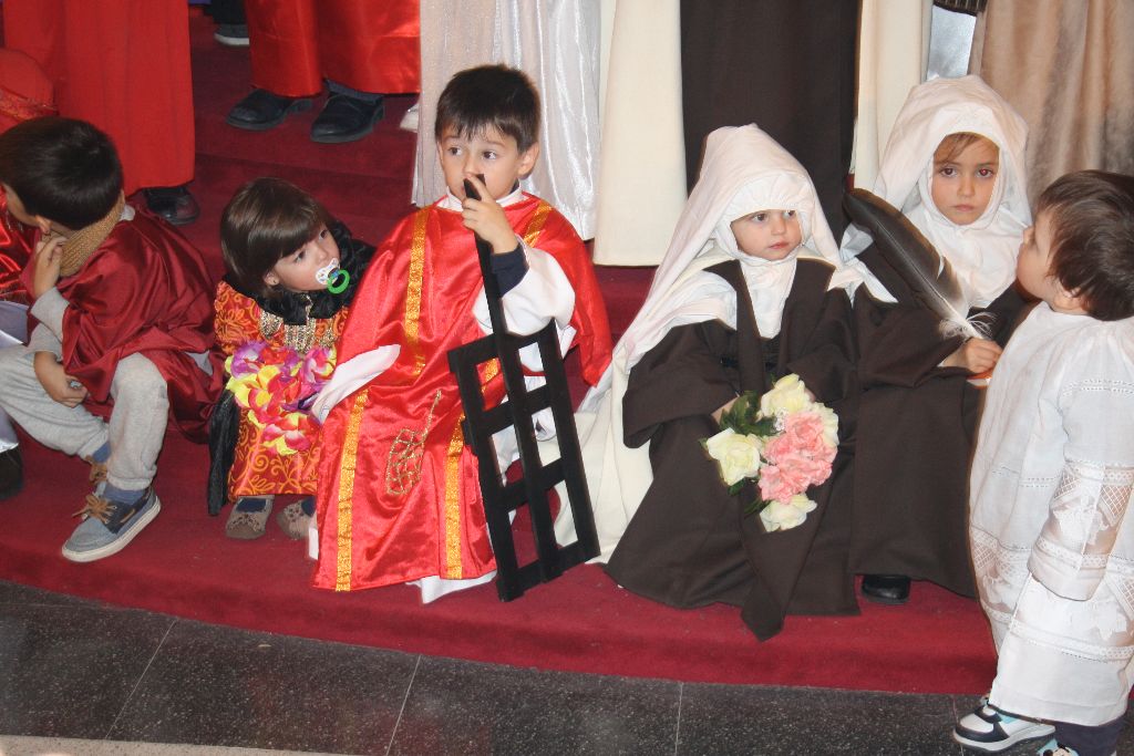 Fotografía de una fiesta de Holy Wins celebrada en el Seminario de San José.