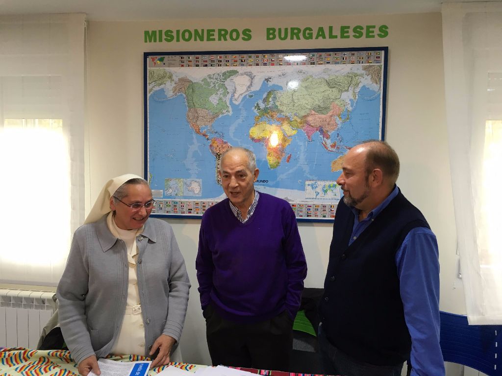 José Manuel Madruga, en el centro, durante la rueda de prensa del día del Domund de 2016.