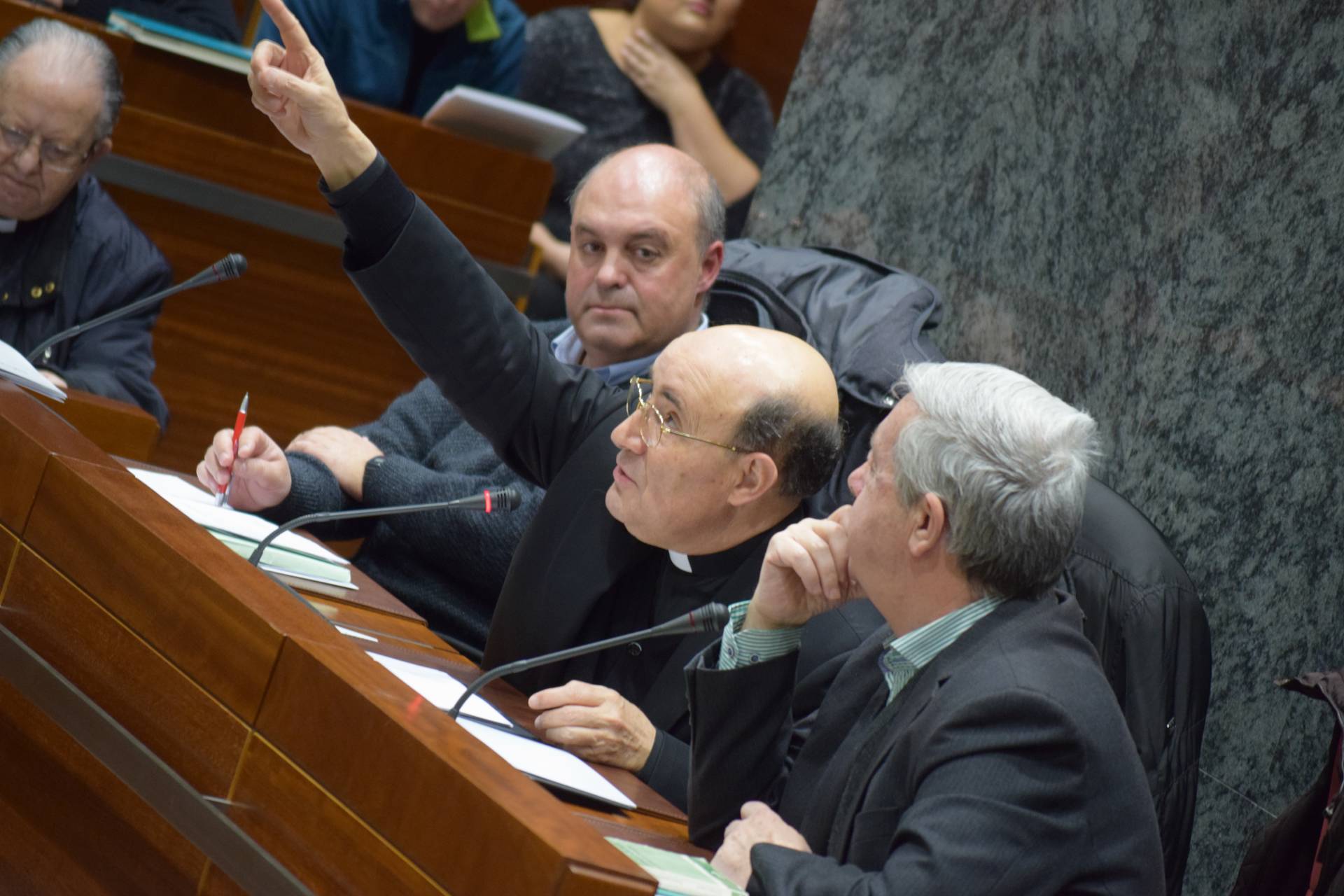 El arzobispo, durante un consejo diocesano de pastoral.