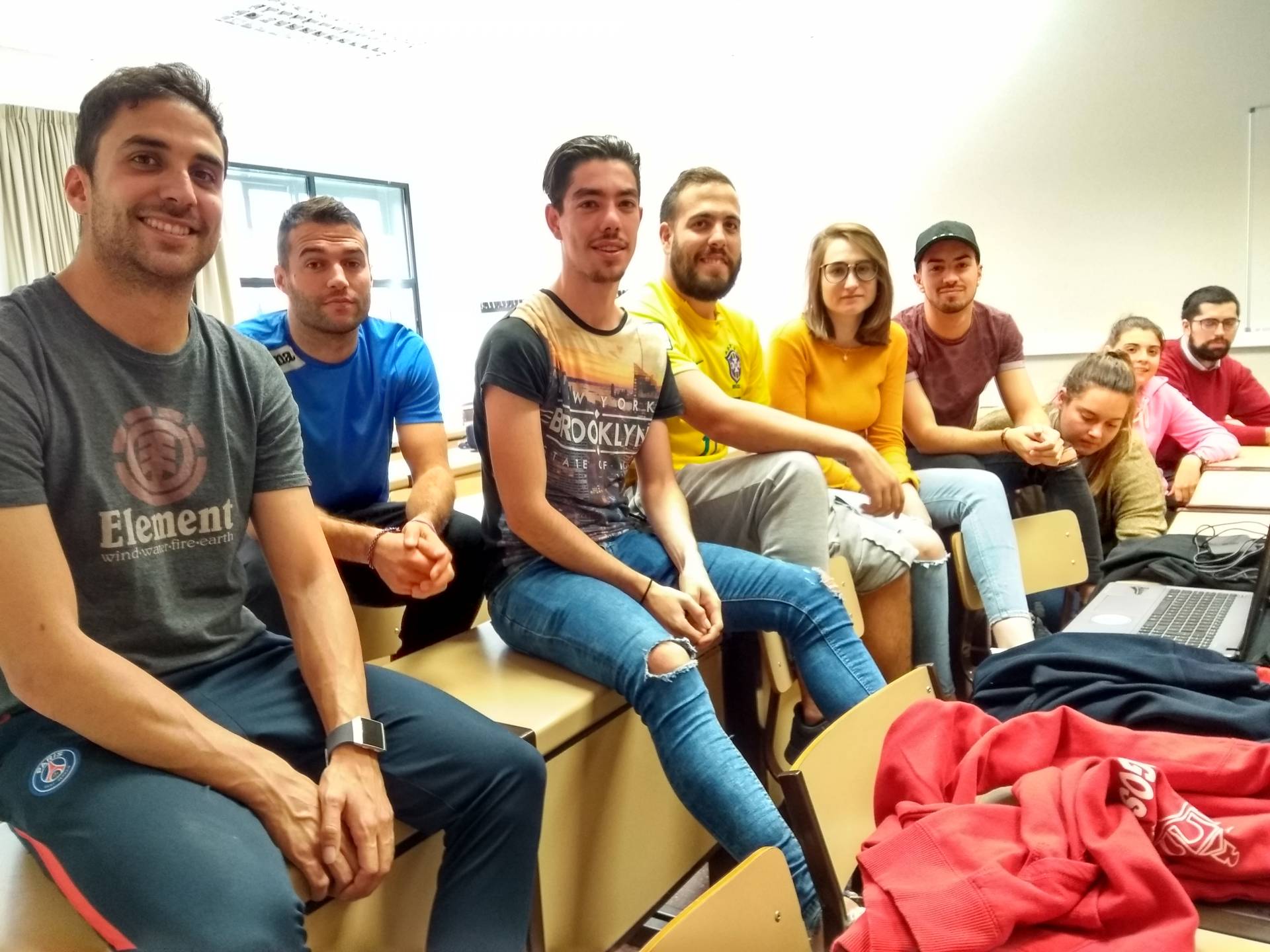 De izquierda a derecha: Luis Adolfo Gil, Jorge González, David Bravo, Alberto García, María Sedano, Iván Solla, Ana Vargas, Virginia Mozo y Enrique Angulo.