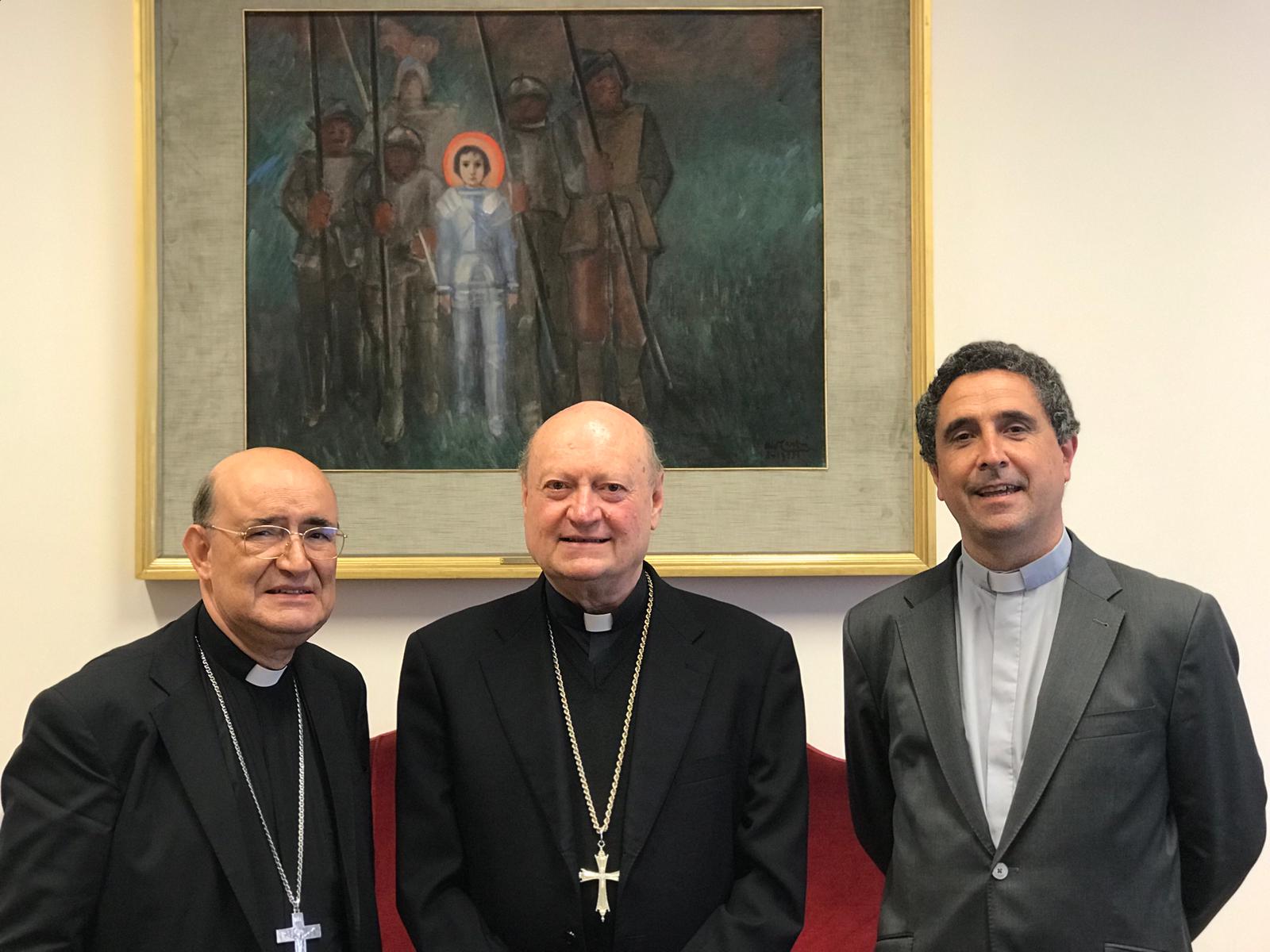 El cardenal junto al arzobispo y al vicario general el pasado mes de junio.