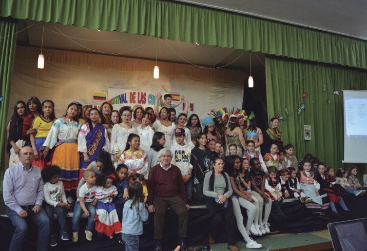 Instantánea del «Festival de las Culturas» de la parroquia de la Inmaculada.