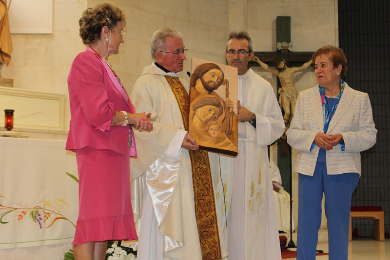 Don José Cerreda en la misa de despedida de la parroquia de la Sagrada Familia.