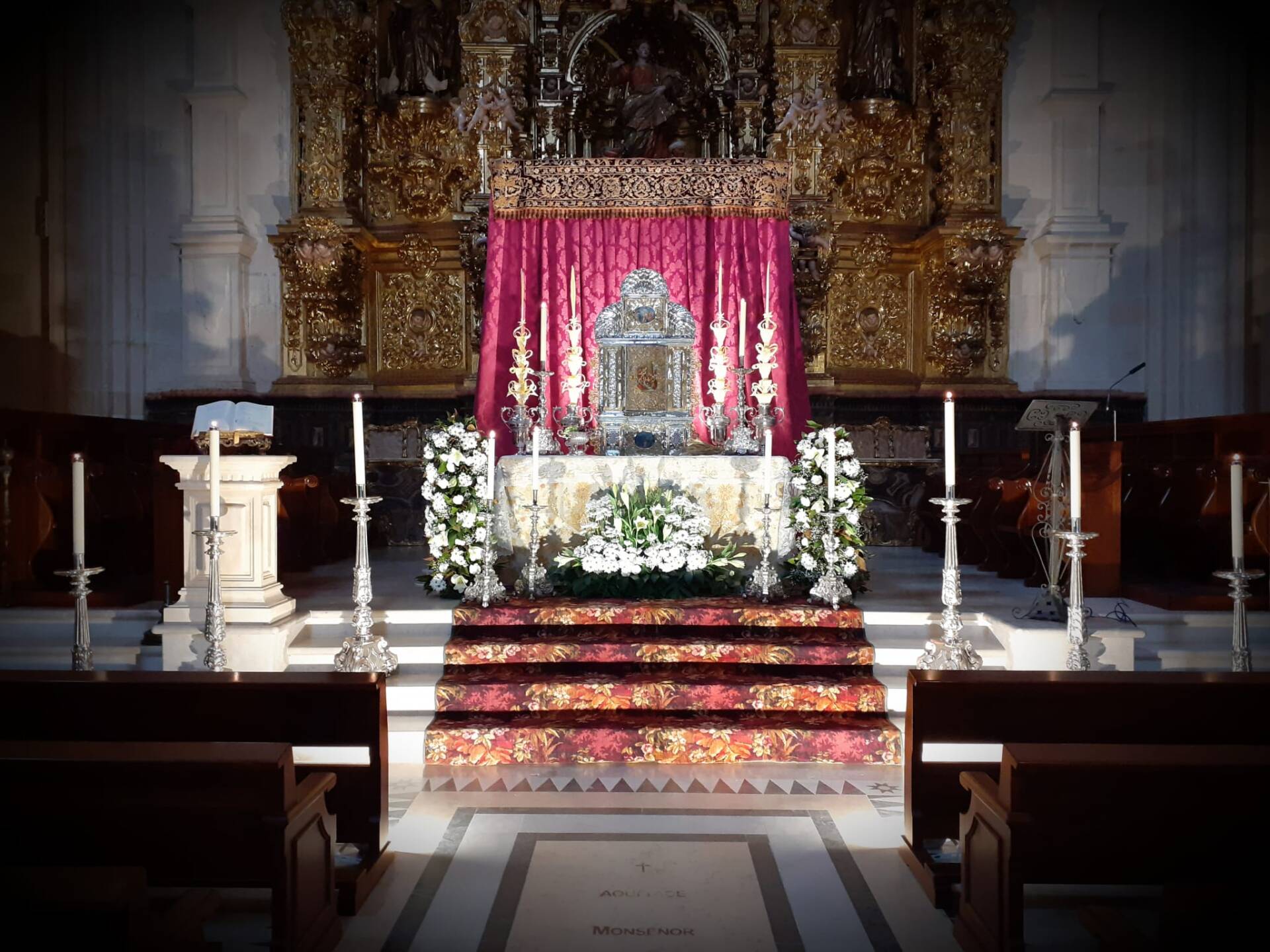 eucaristia jueves santo monumento