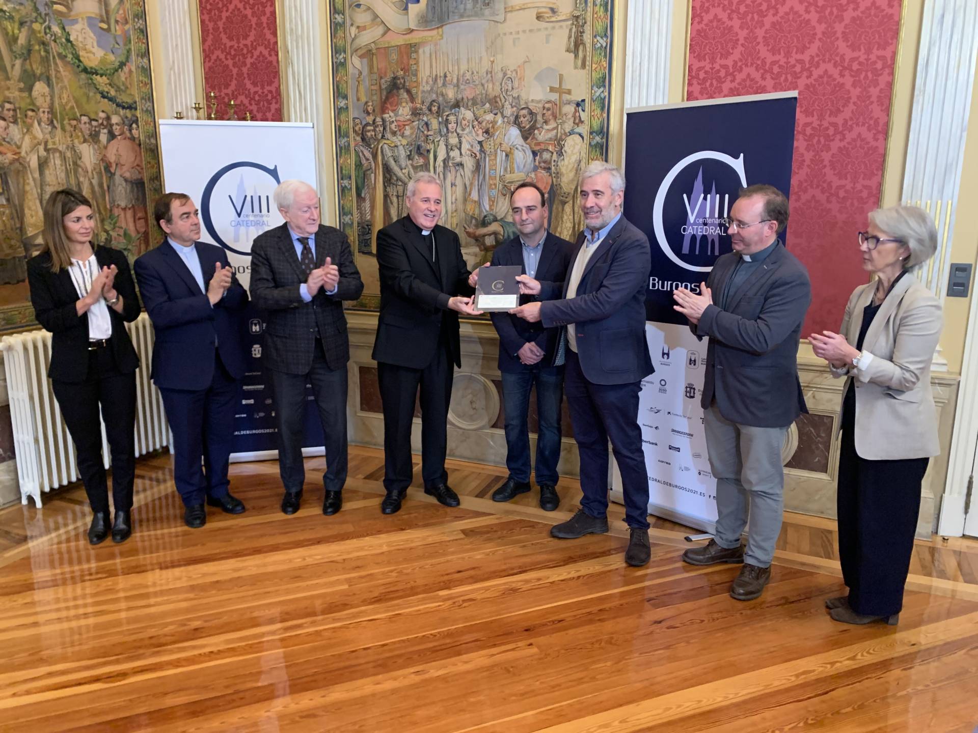 La Fundación VIII Centenario dona a Cáritas 55.000 euros tras su liquidación