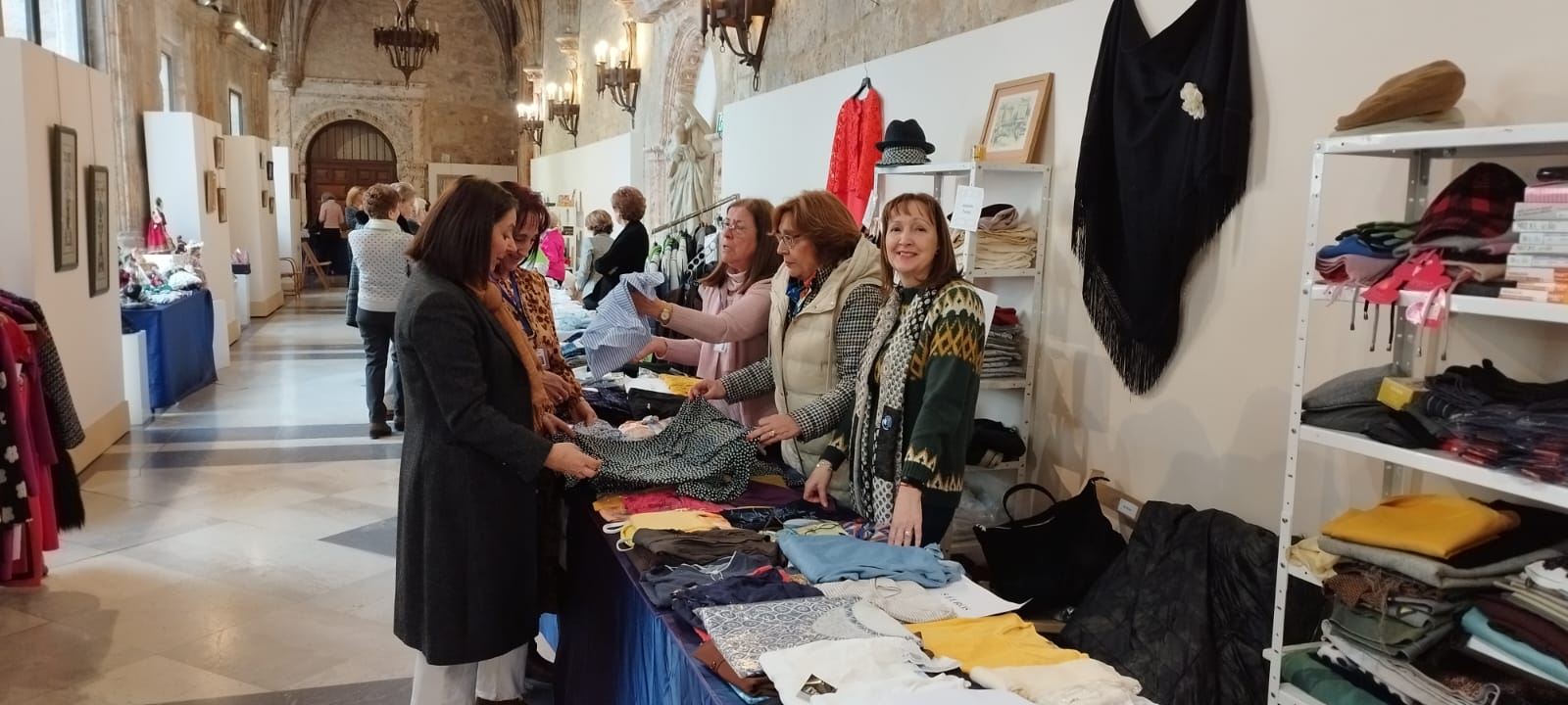 mercadillo solidario manos unidas
