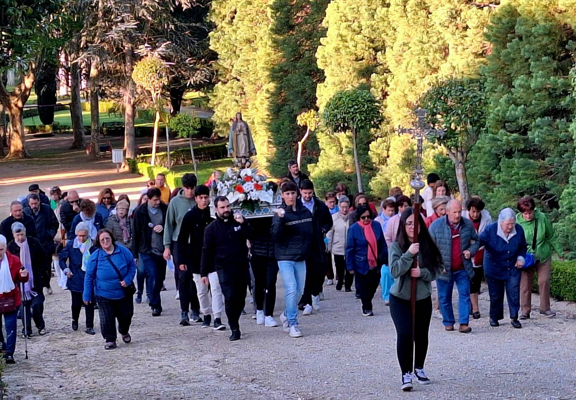El rosario de la Aurora rejuvenece en Aranda