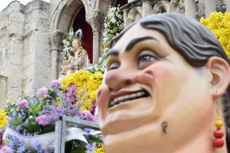 Ofrenda floral a Santa María la Mayor @ Plaza del Rey San Fernando