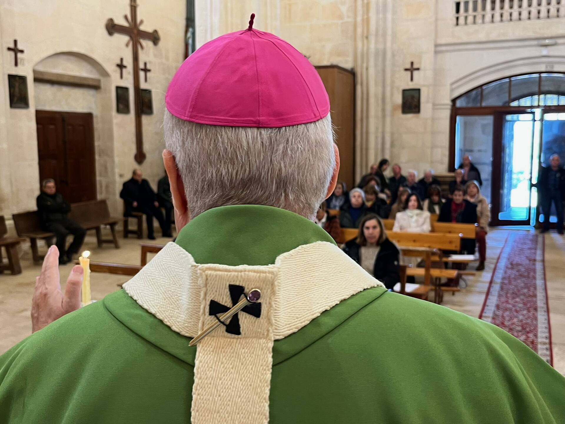 Mons. Iceta arranca la visita pastoral en la unidad pastoral de Sarracín-Cogollos