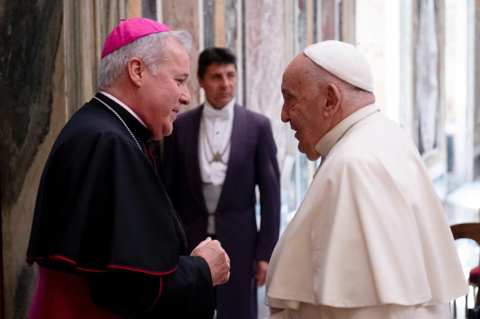 La Iglesia en Burgos llora el fallecimiento del papa Francisco