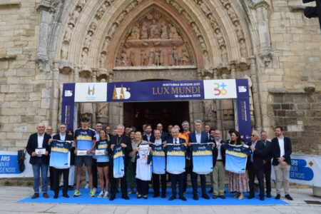 Carrera popular 'Nocturna Lux Mundi Burgos 2031' @ Catedral de Santa María la Mayor - Plaza del Rey San Fernando