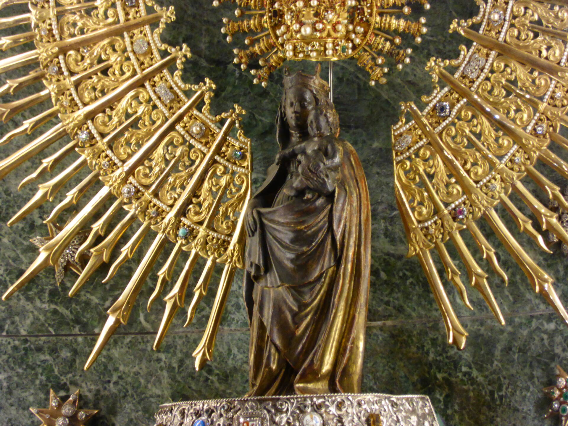 «Virgen del Pilar, Madre de la Iglesia peregrina»