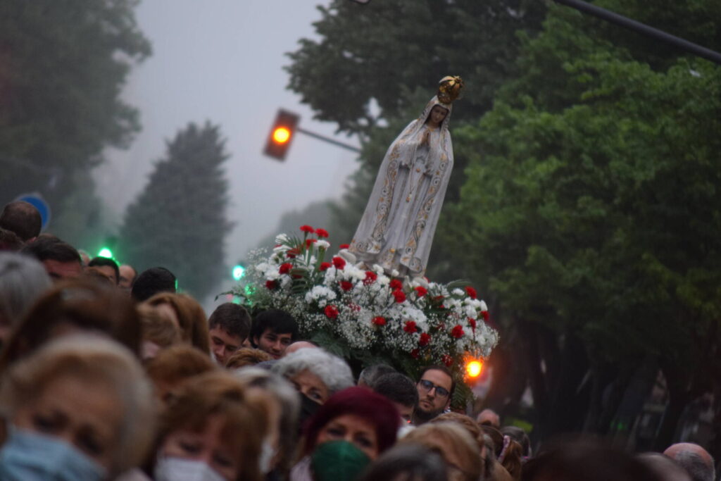 rosario de la aurora burgos virgen de fatima