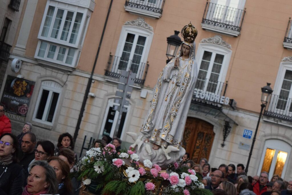 rosario de la aurora burgos virgen de fatima